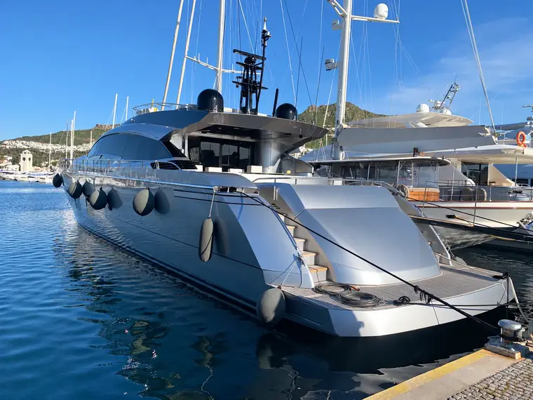 Privacy-edited yachting perspective 21