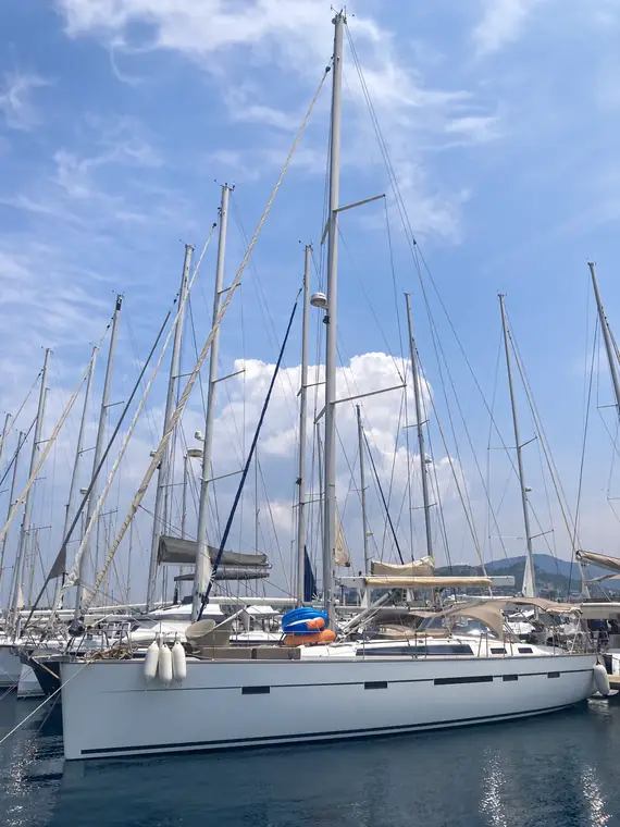 Privacy-edited yachting perspective 20