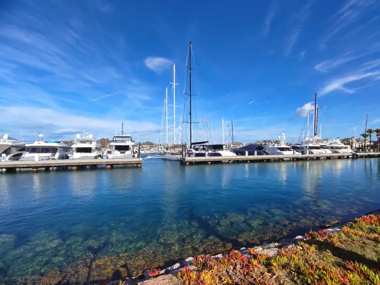 Privacy-edited yachting perspective 13